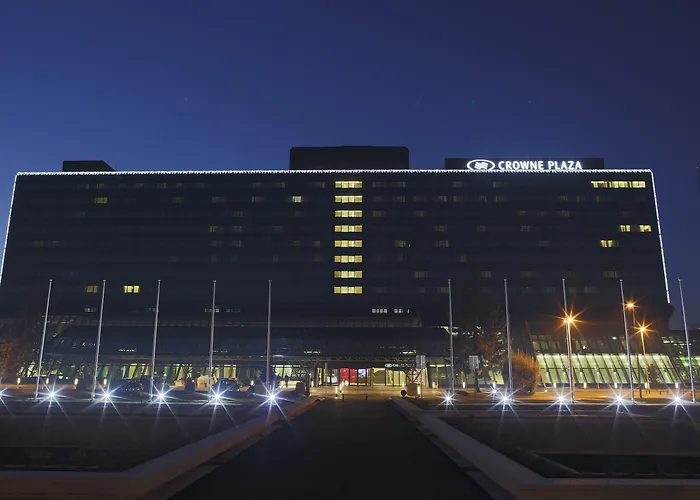 Hotel Con Piscina Crowne Plaza Belgrade By Ihg